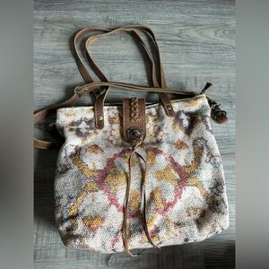 Myra Shoulder Bag